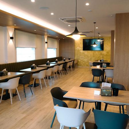 Hospedium Hotel Triana Миахадас Экстерьер фото